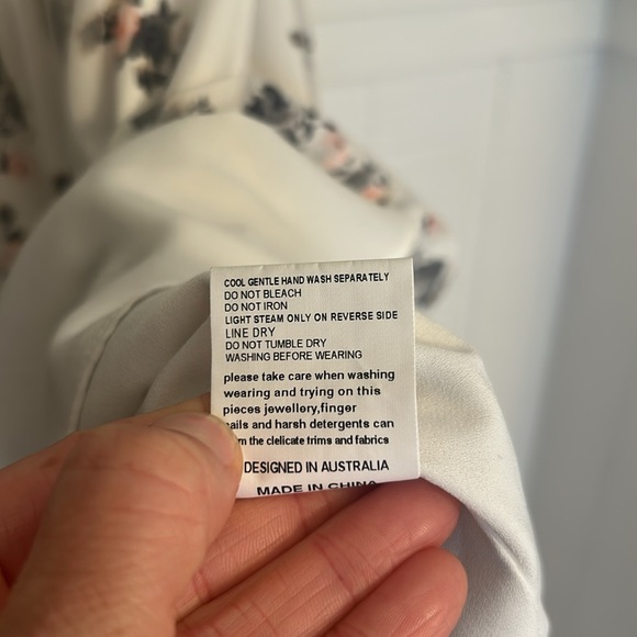 Elliatt Revolve Bloom Floral Print Asymmetric Dress size Women’s Large - Picture 8 of 11